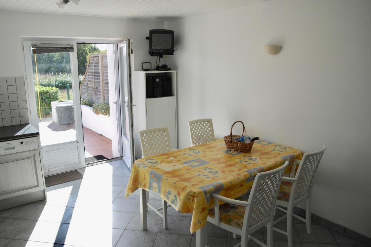 Maison Pour 4 A La Campagne Avec Piscine Commequiers Bagian luar foto
