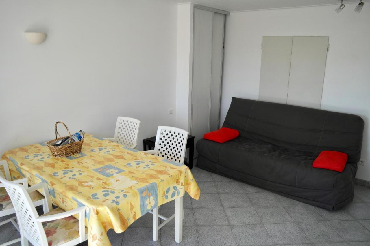 Maison Pour 4 A La Campagne Avec Piscine Commequiers Bagian luar foto