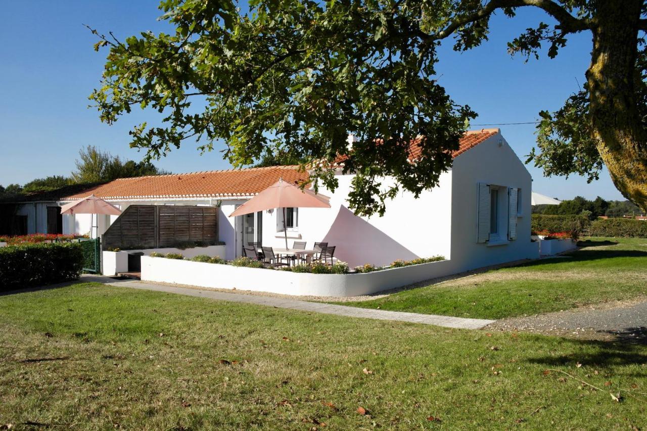 Maison Pour 4 A La Campagne Avec Piscine Commequiers Bagian luar foto