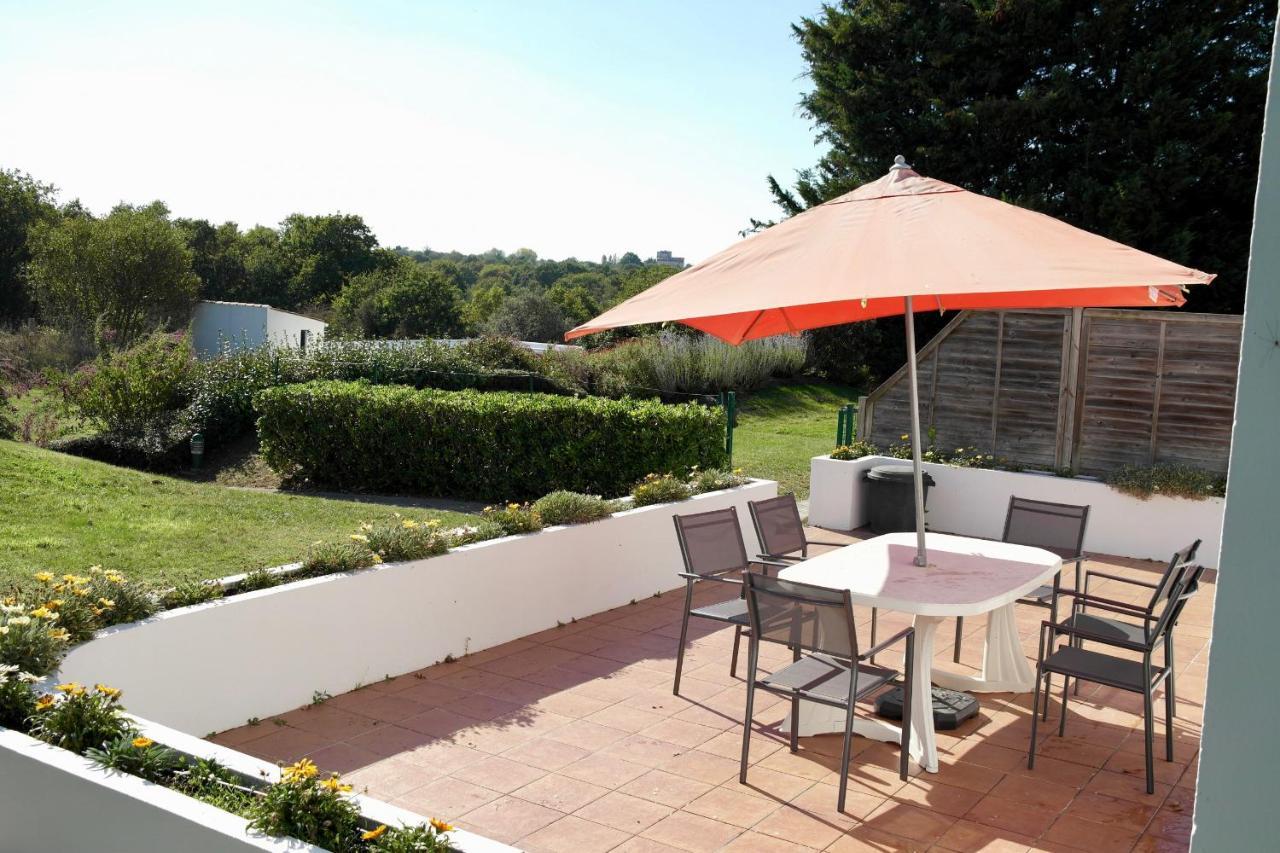Maison Pour 4 A La Campagne Avec Piscine Commequiers Bagian luar foto